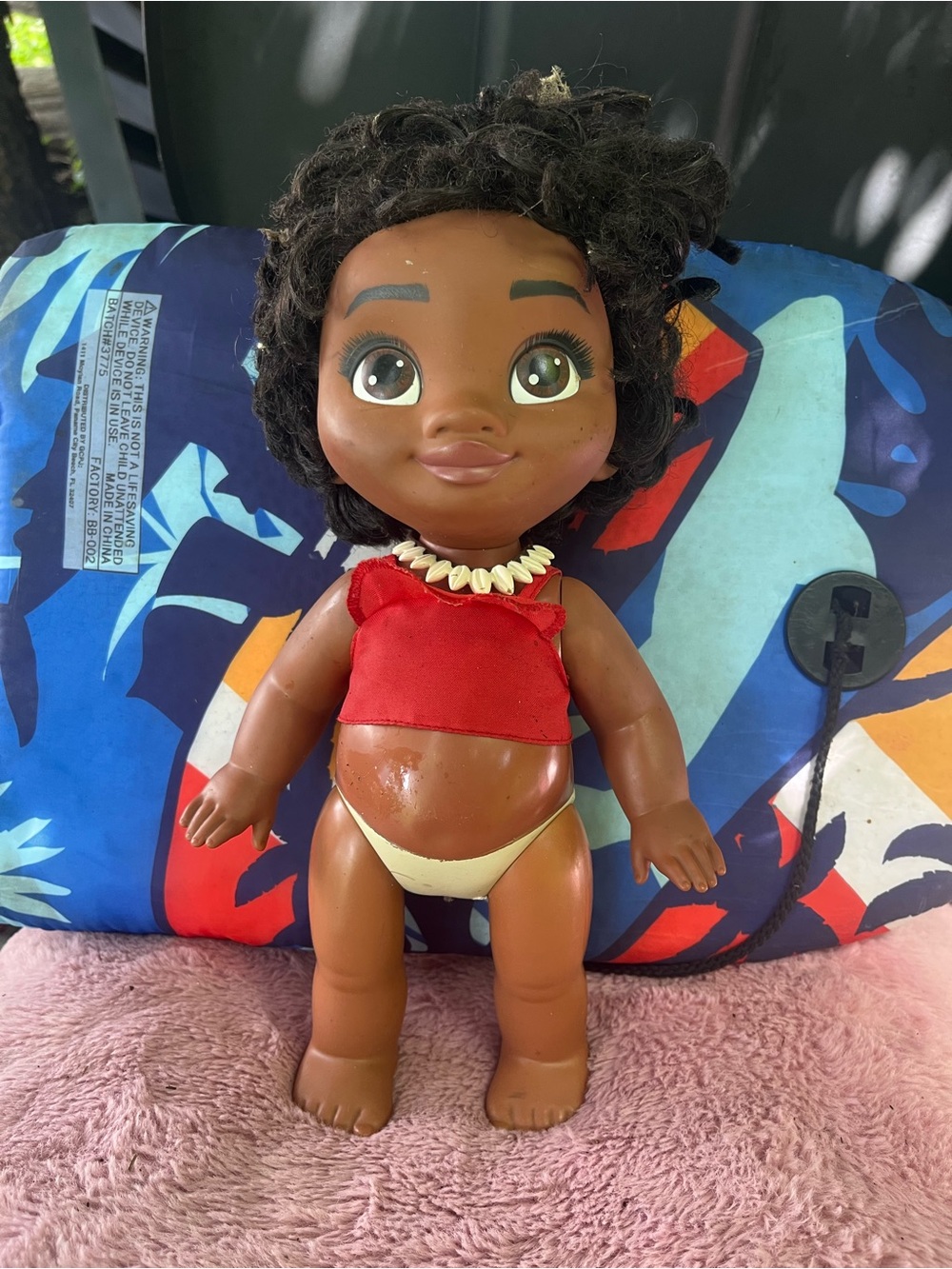 moana bikini Brown Vinyl Girl Doll with Red Top and Cream Bottoms
